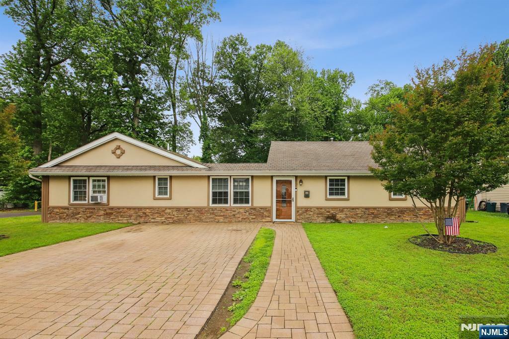 Property Photo:  160 Howard Avenue  NJ 07662 