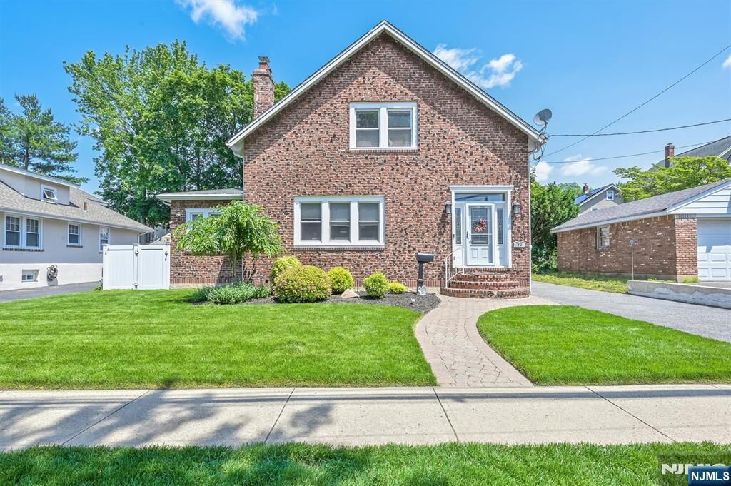 Property Photo: 90 E Quackenbush Avenue NJ 07628
