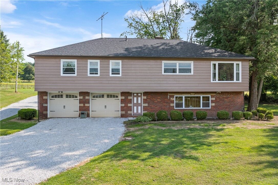 Property Photo: 988 E Turkeyfoot Lake Road OH 44312