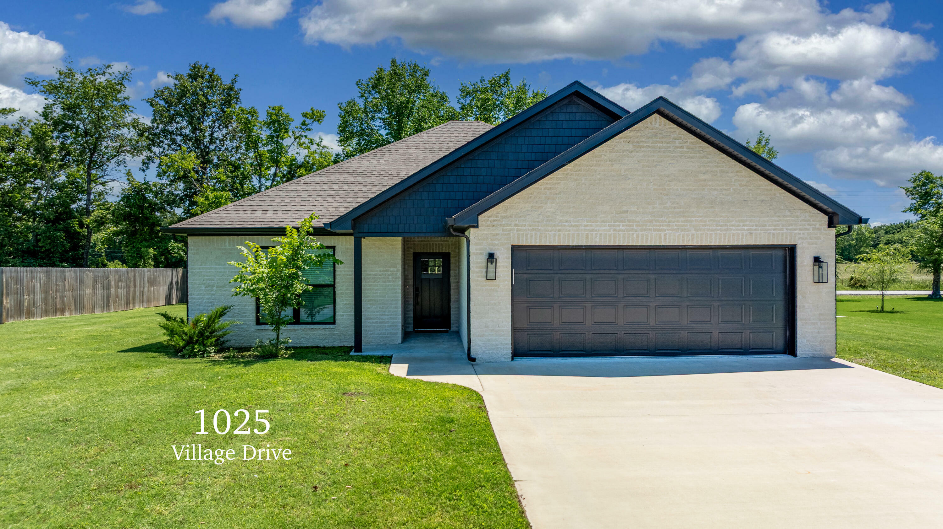 Property Photo: 1025 Village Drive OK 74344