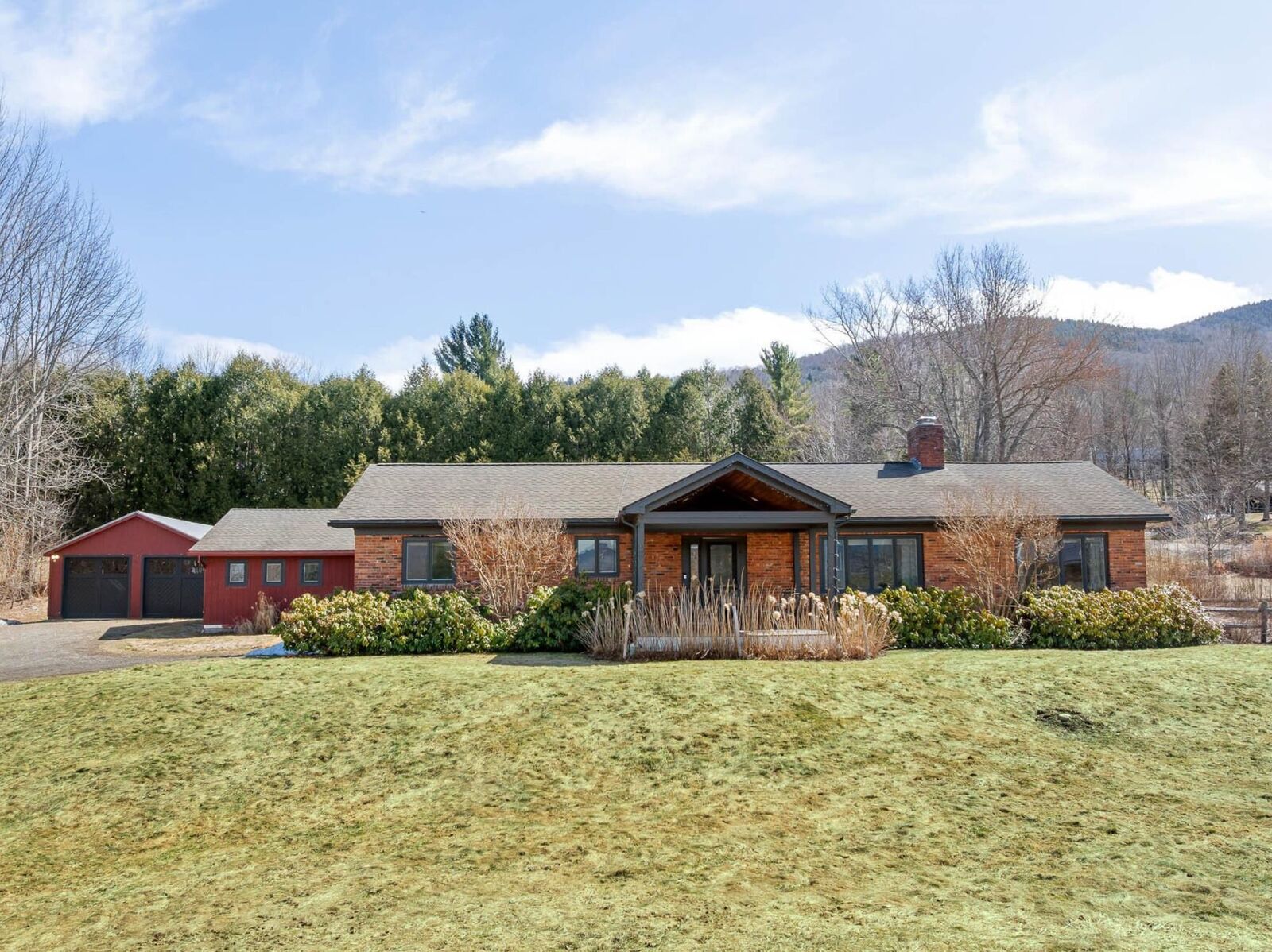 Property Photo: 987 Common Road VT 05673