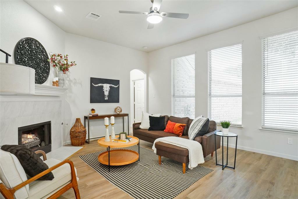 Property Photo: 211 Windsong Way TX 75002