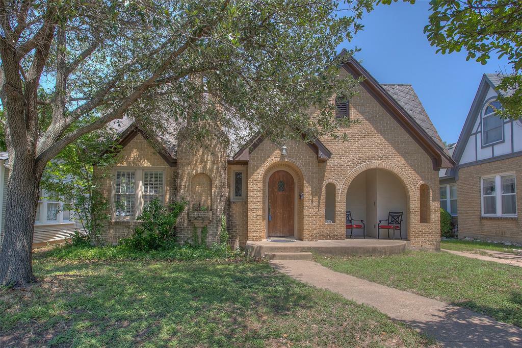 Property Photo: 2513 Wabash Avenue TX 76109
