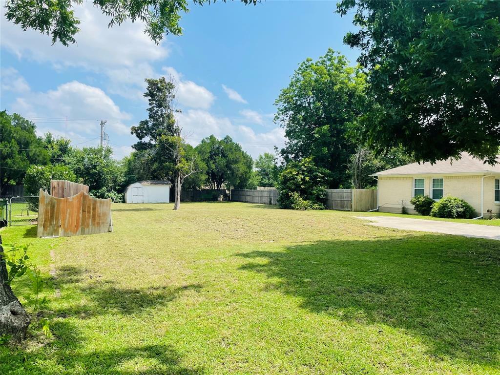 Property Photo: 1416 Williams Drive TX 75042