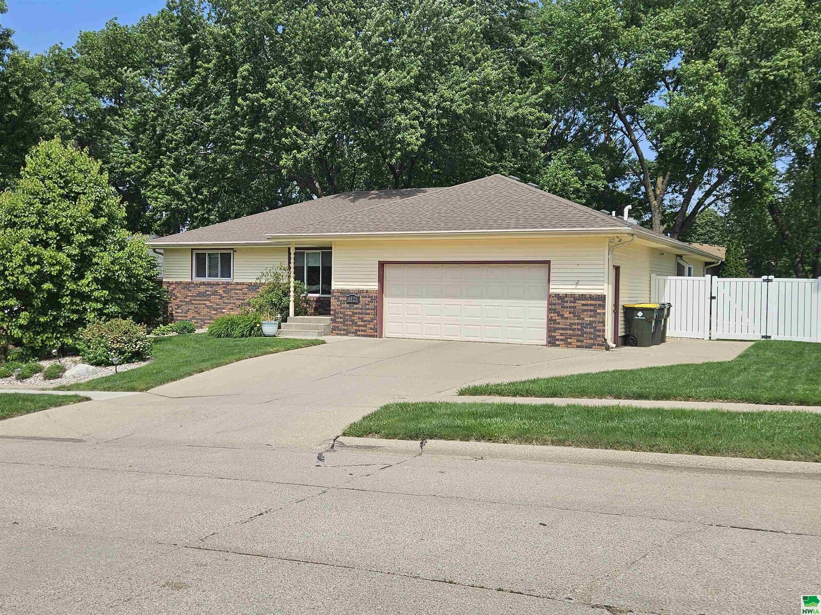 Property Photo: 6121 Pine View Drive IA 51106