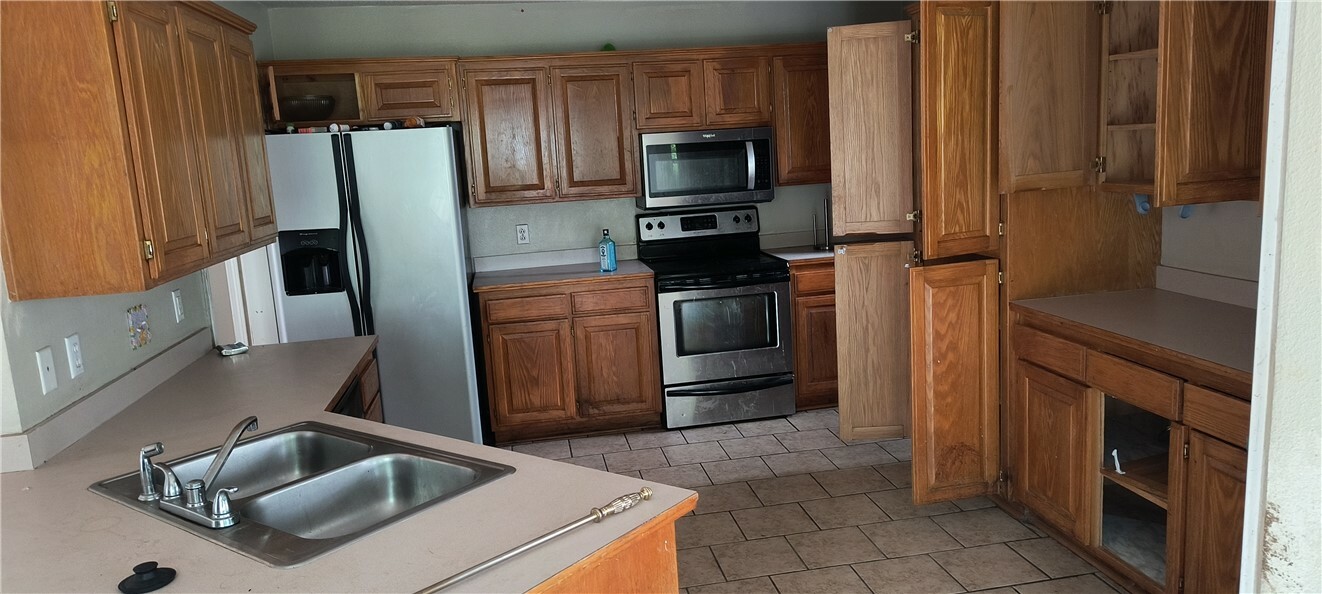 Property Photo: 3402 West Center Street AR 72756