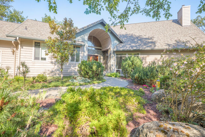Property Photo: 5668 Upper River Road OR 97526