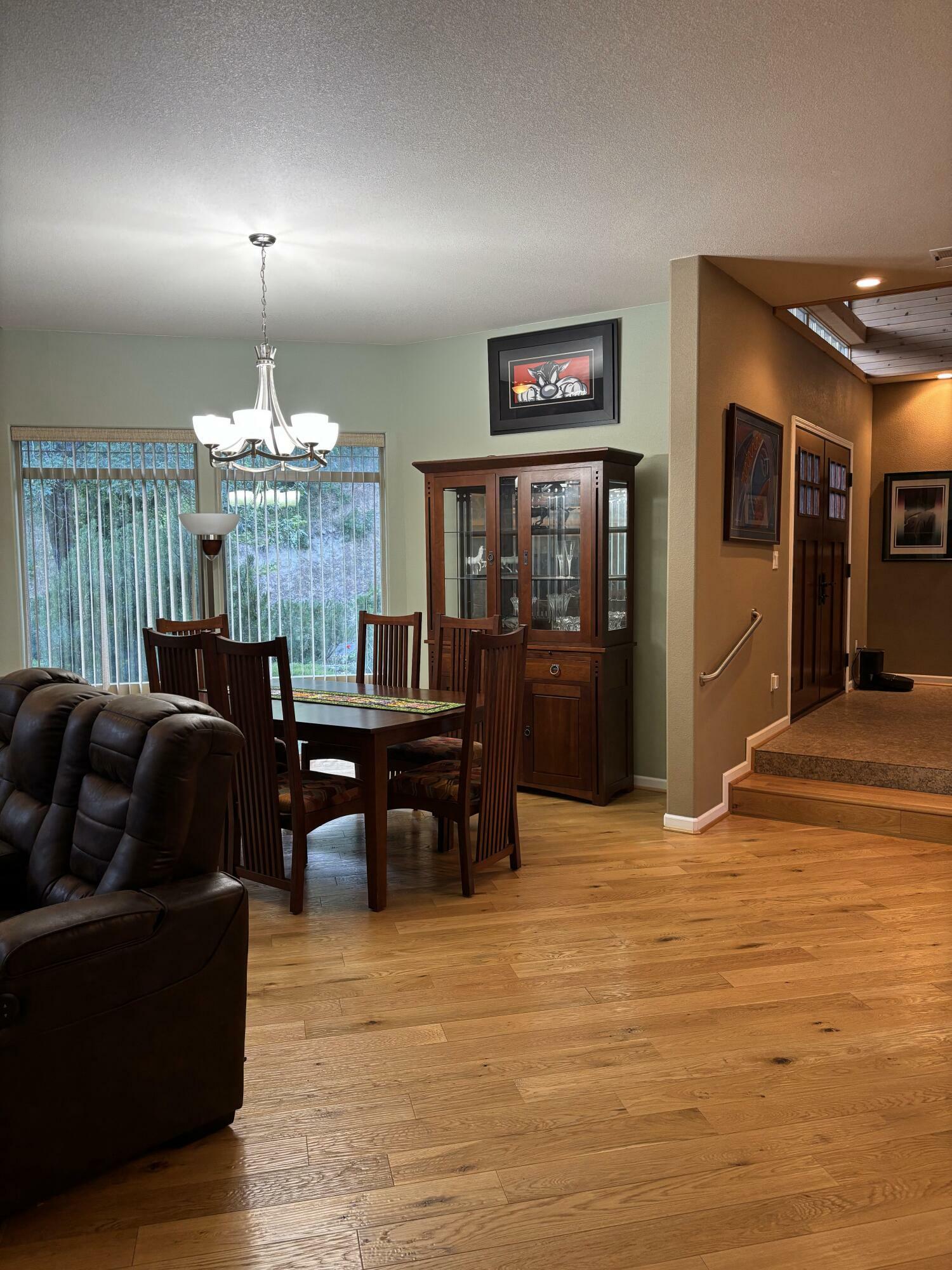 Property Photo: 5668 Upper River Road OR 97526