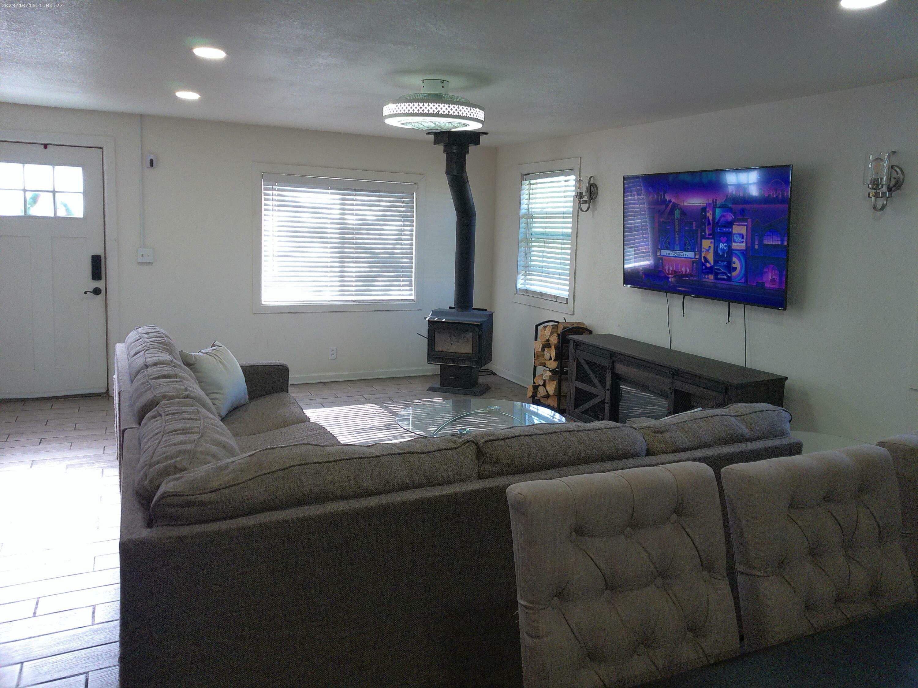 Property Photo:  312 S Wasco Avenue  OR 97624 