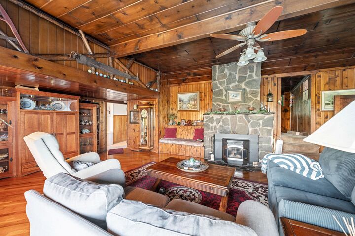 Property Photo:  1049 Lakeshore Drive  OR 97601 