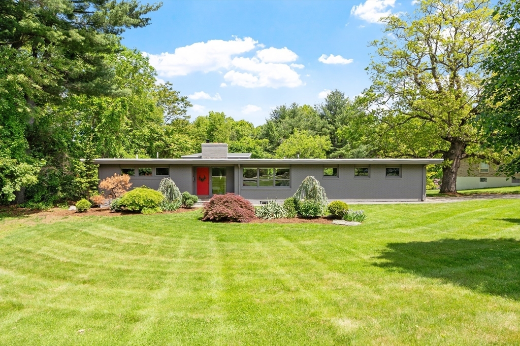 Property Photo: 166 Quinapoxet Ln MA 01606