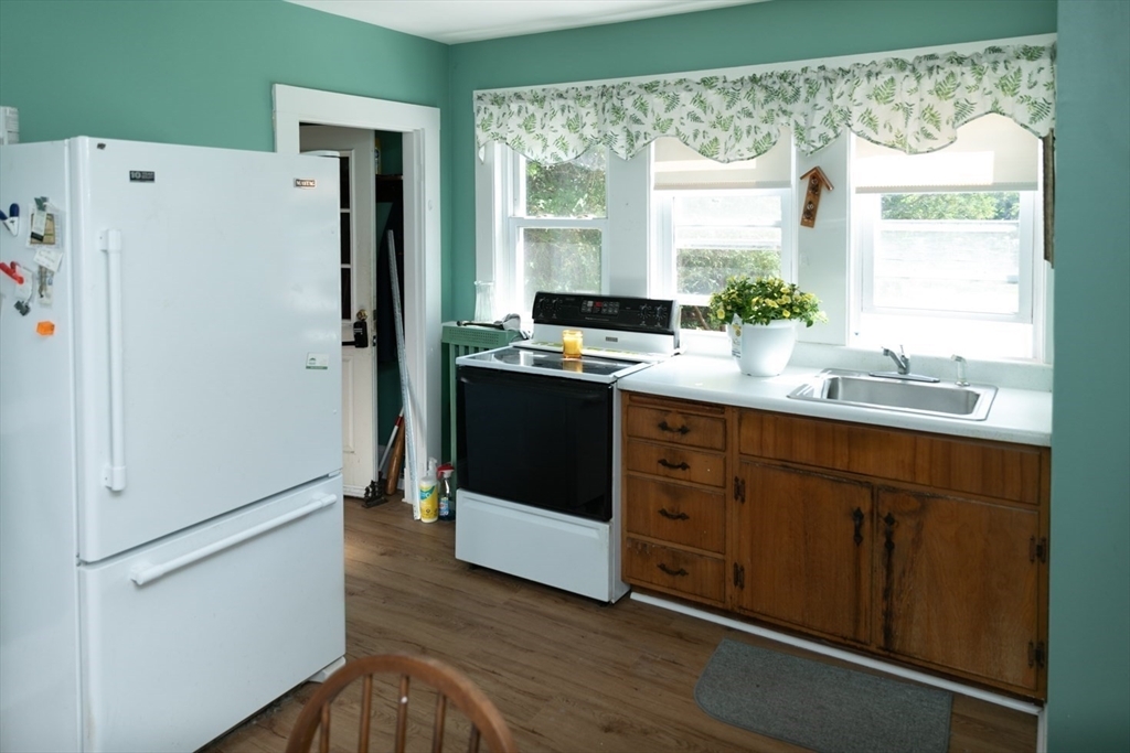 Property Photo:  286 Fisher St  MA 02081 