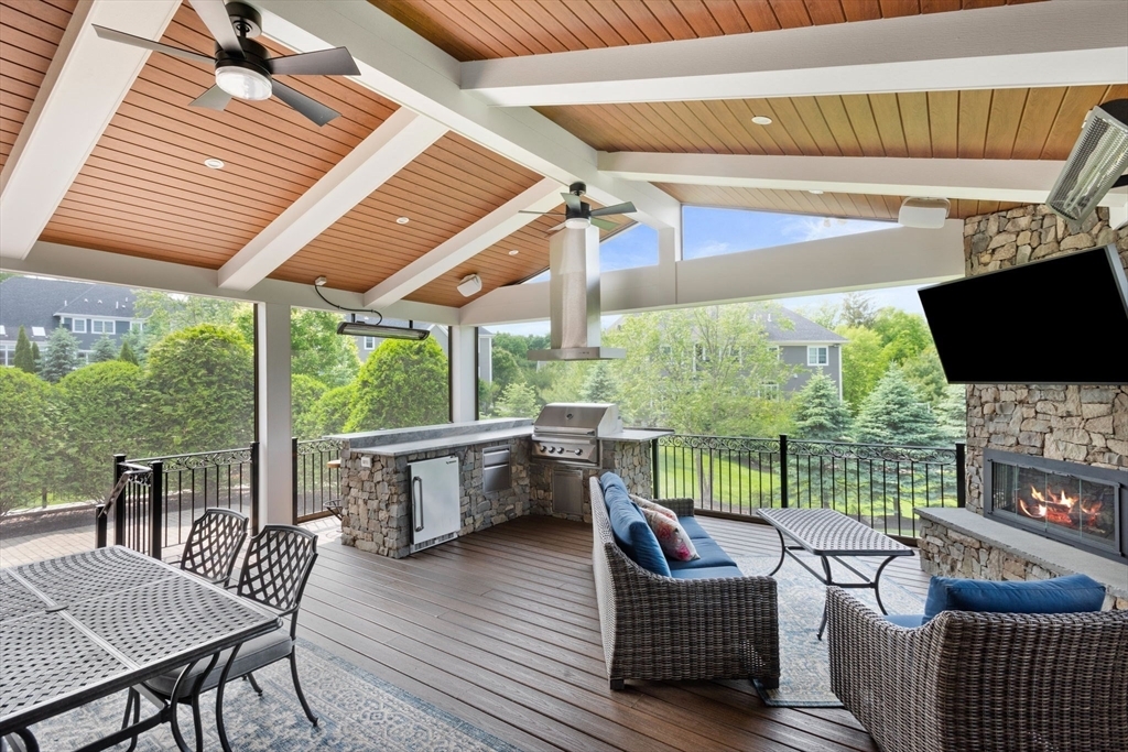 Property Photo: 14 Hunters Ln MA 01760