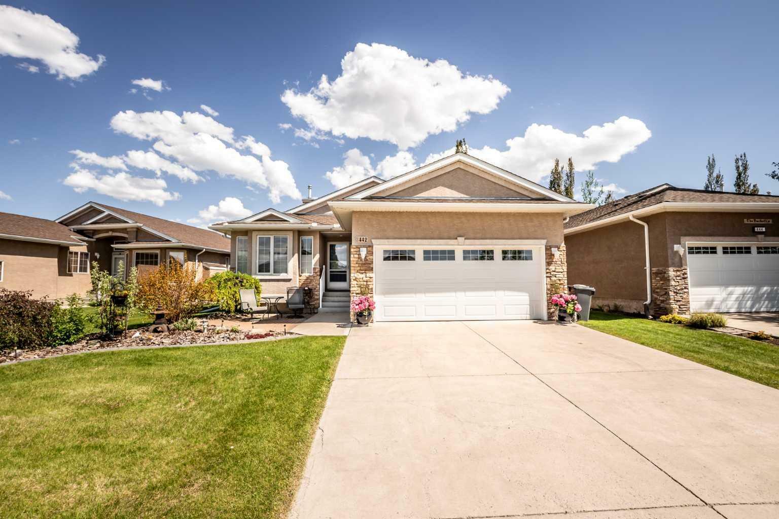 442 Riverside Green NW  High River AB T1V 1M5 photo