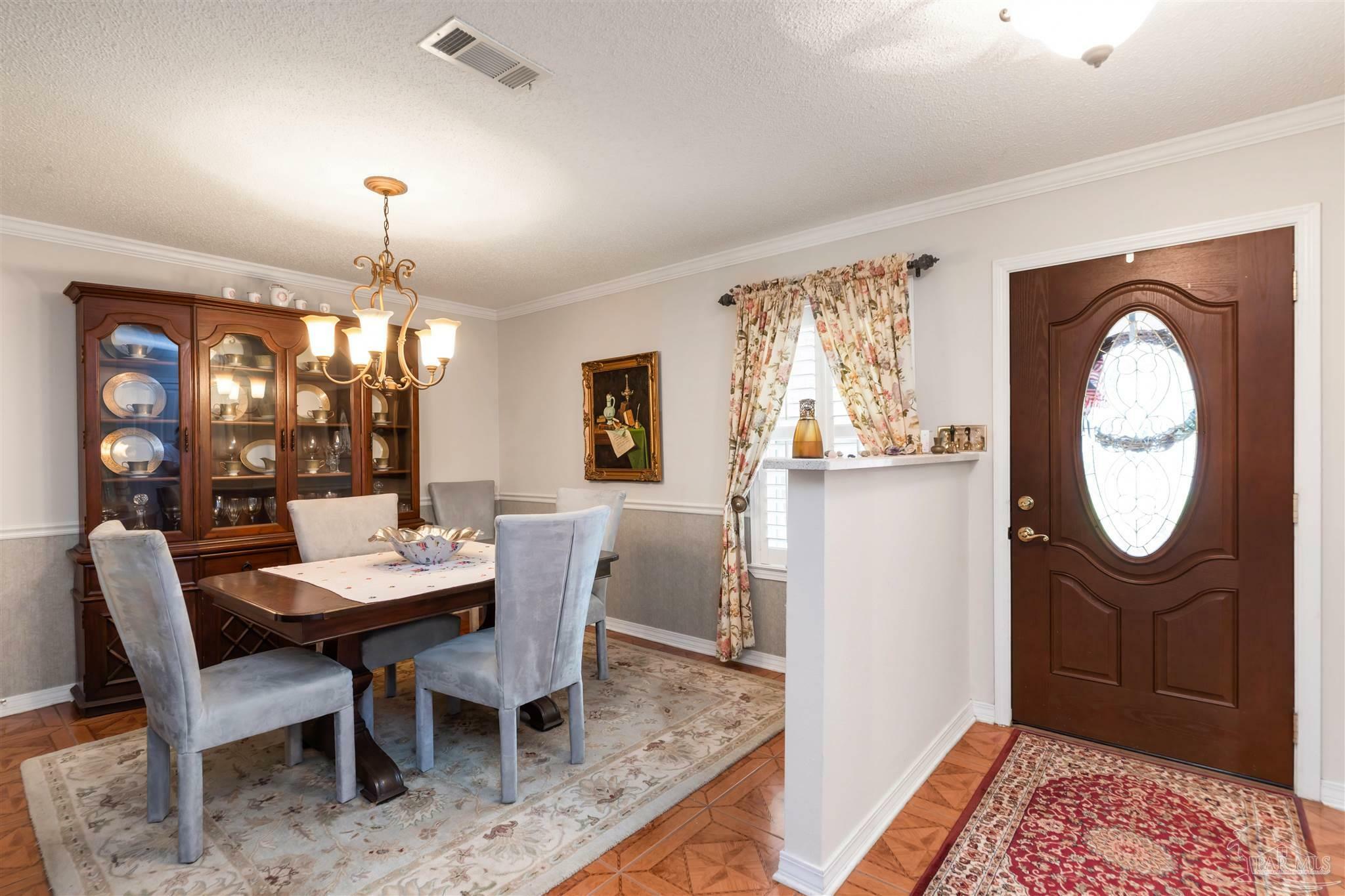 Property Photo: 1654 Lahaina Ct FL 32563