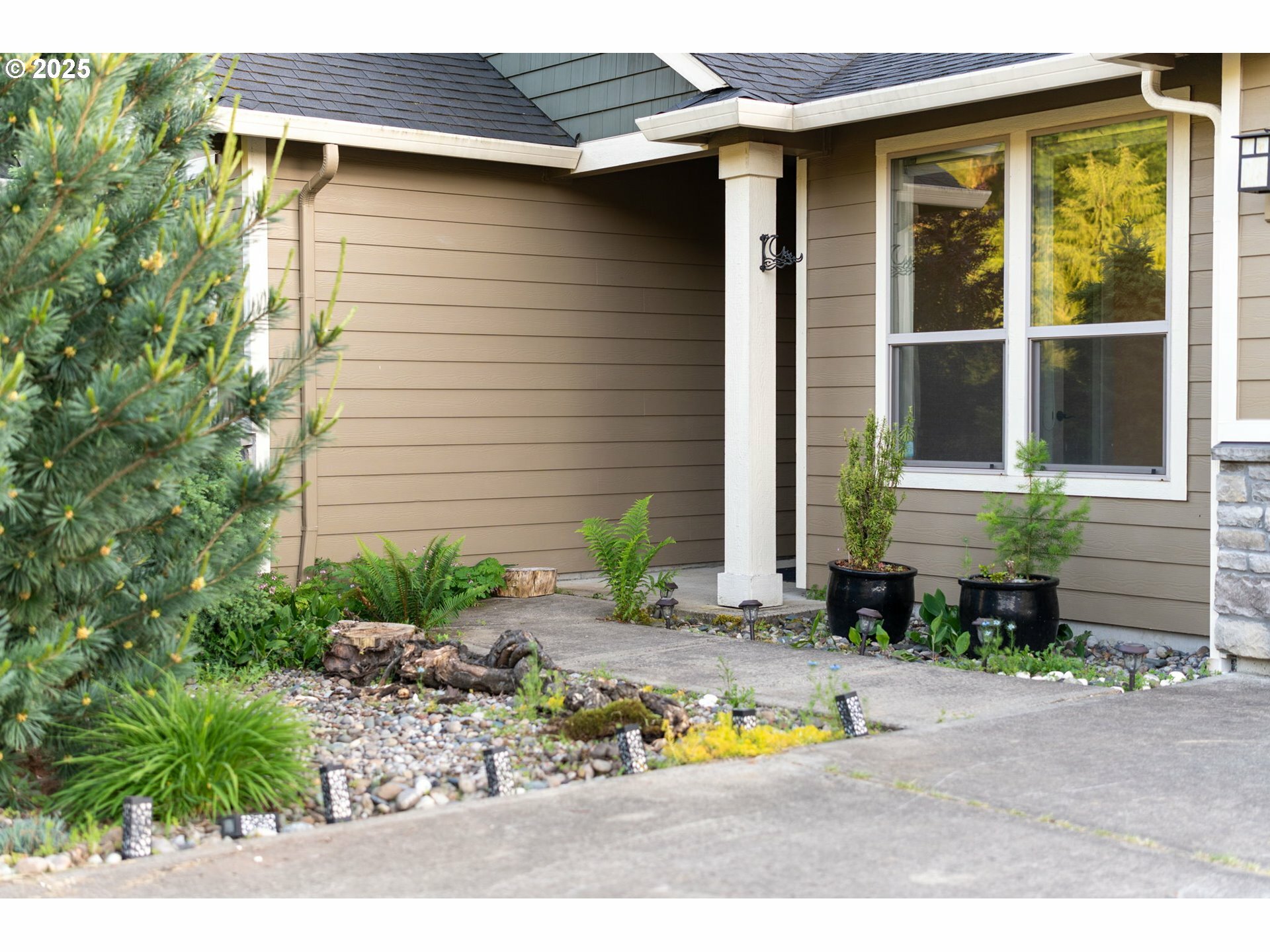 Property Photo: 211 Cokesbury Rd WA 98625