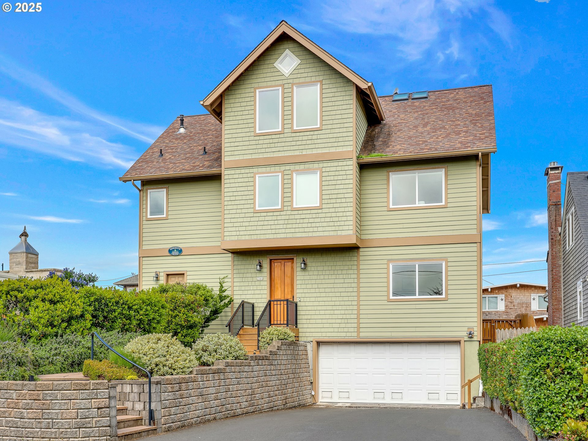 Property Photo:  2385 Ocean Vista Dr  OR 97138 