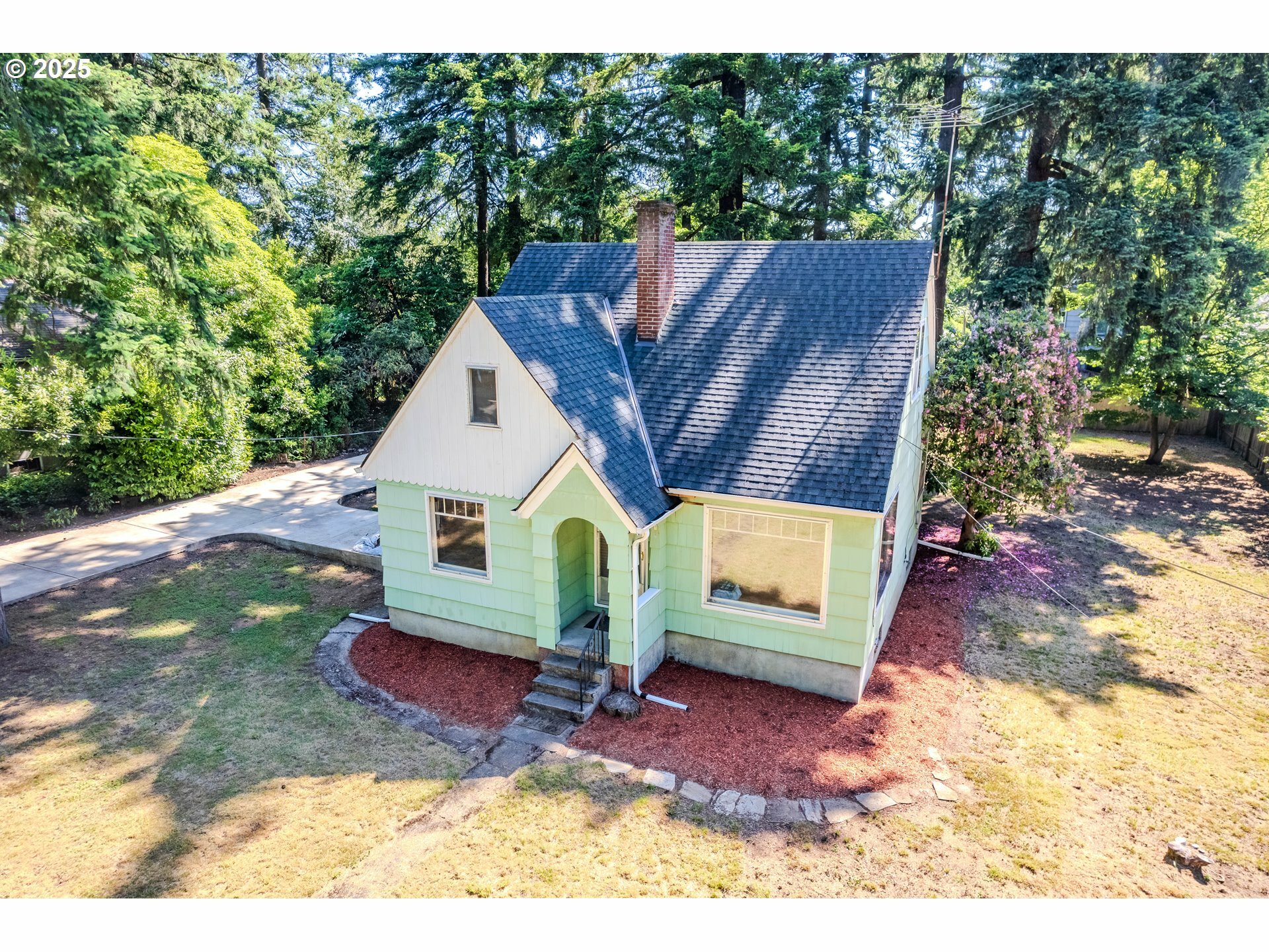 Property Photo: 3230 SE 118th Ave OR 97266