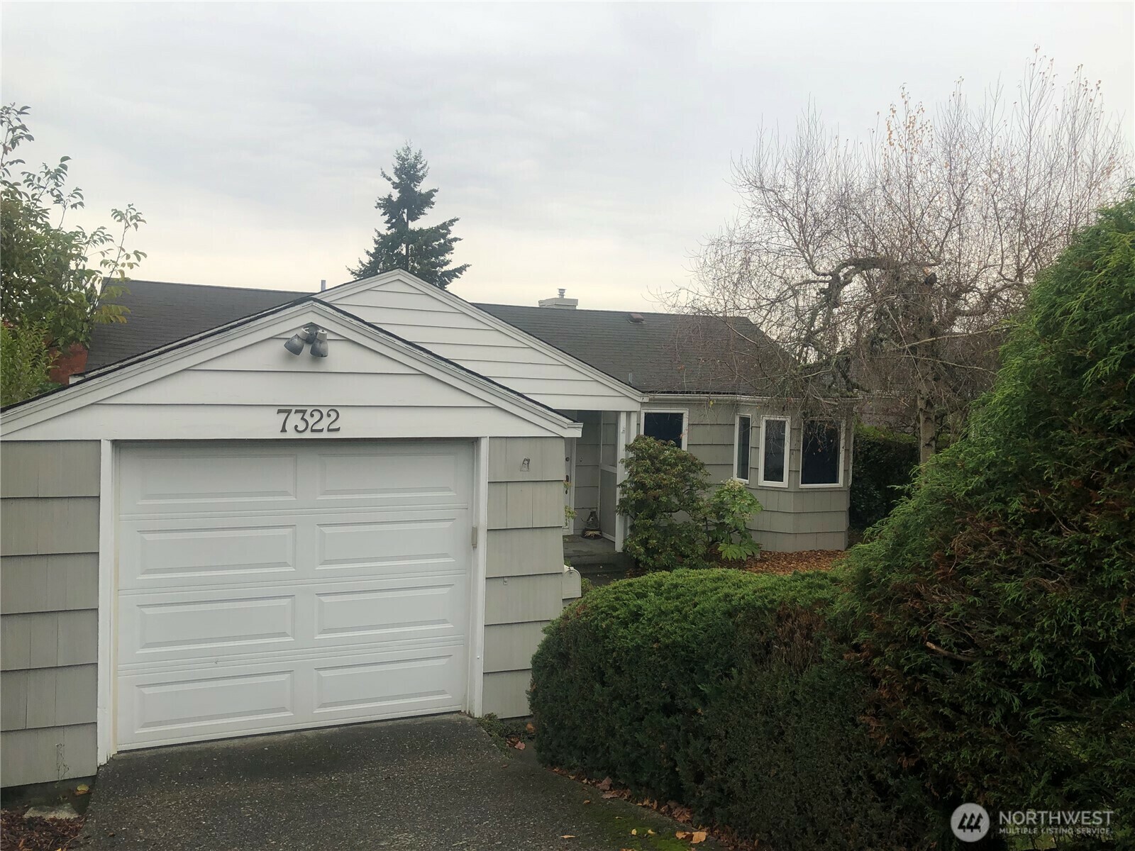 Property Photo: 7322 58th Avenue NE WA 98115