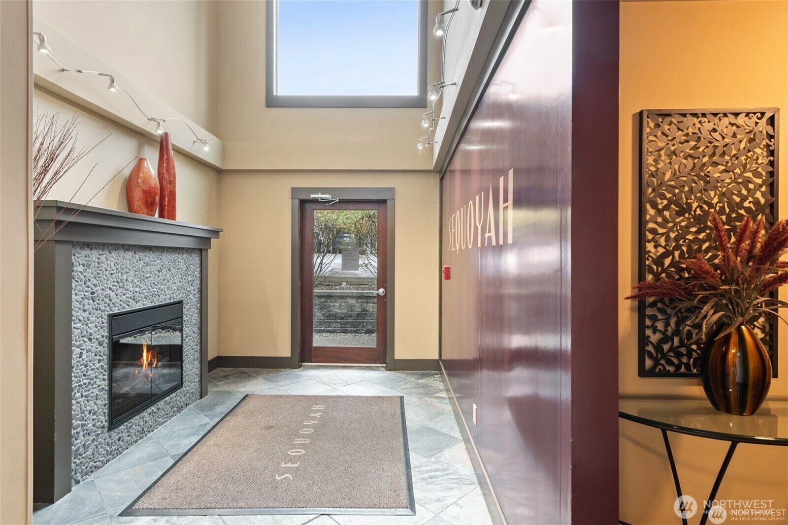 Property Photo: 22910 90th Avenue W E406 WA 98026