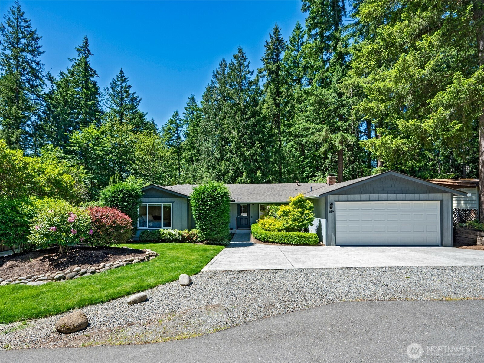 819  211th Place NE  Sammamish WA 98074 photo