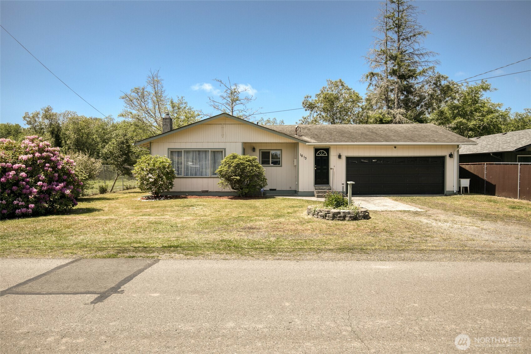 Property Photo:  1813  Harding Road  WA 98520 