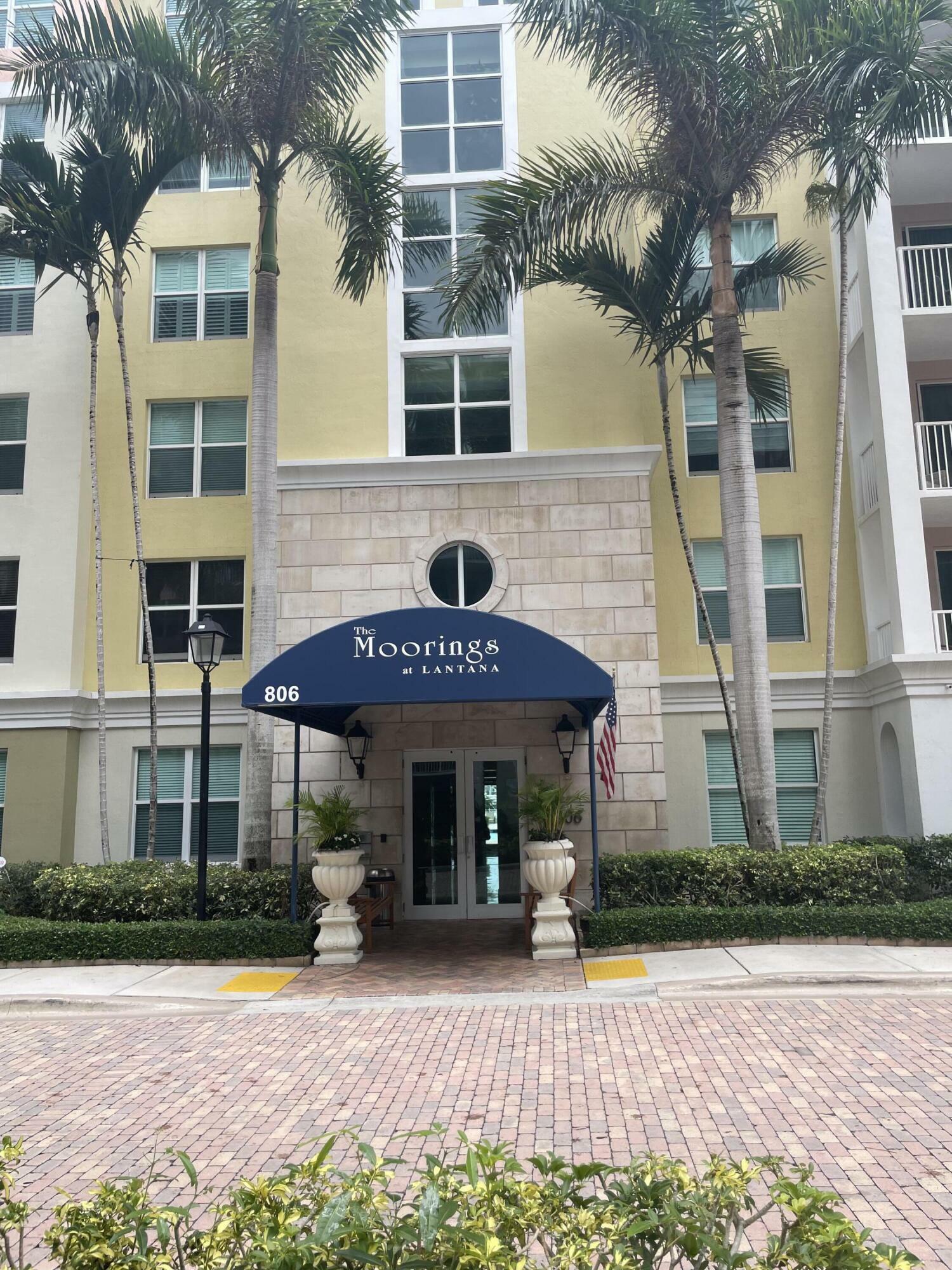 Property Photo: 806 E Windward Way E 623 FL 33462
