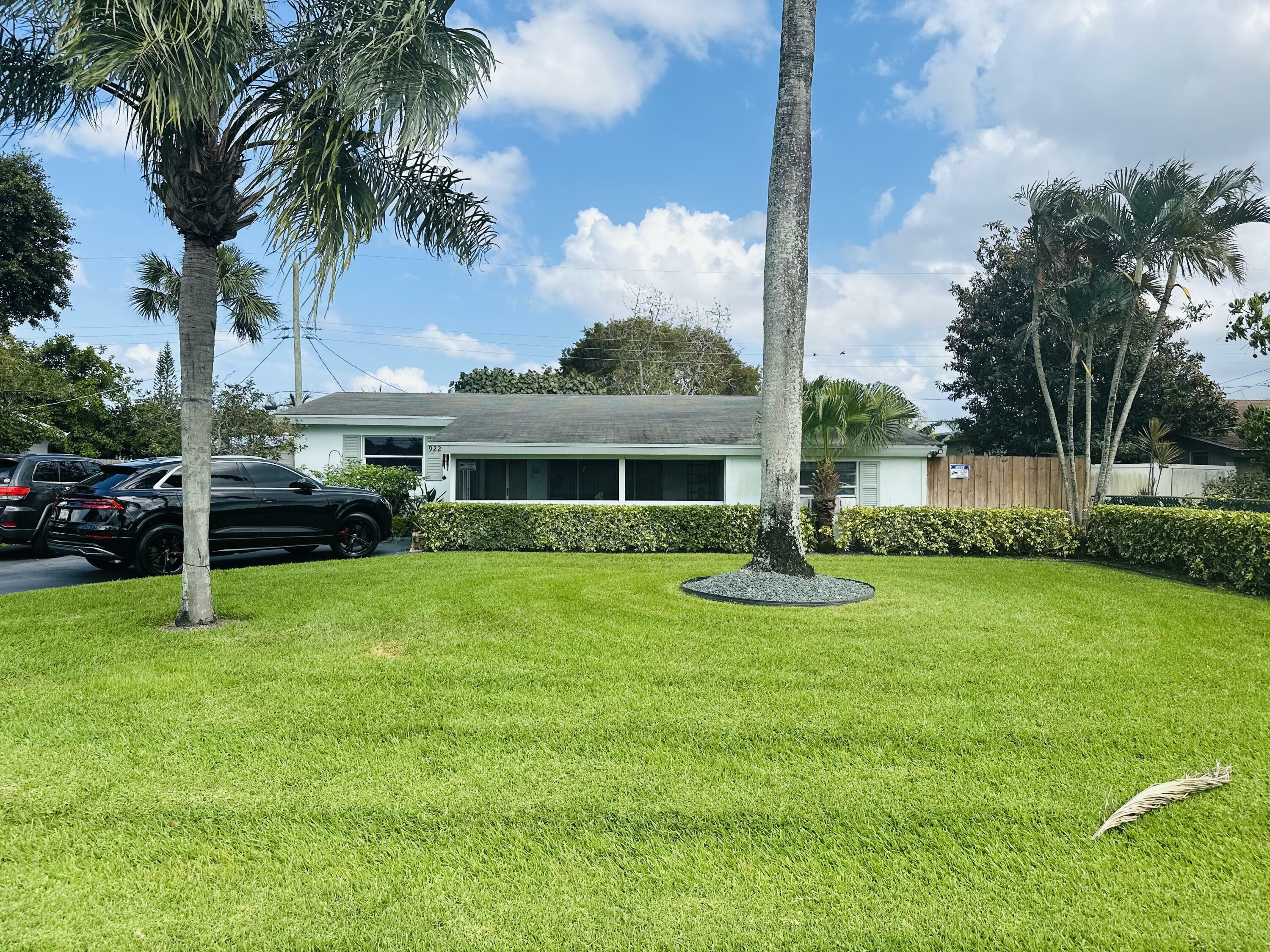 Property Photo: 922 Arlington Drive FL 33415