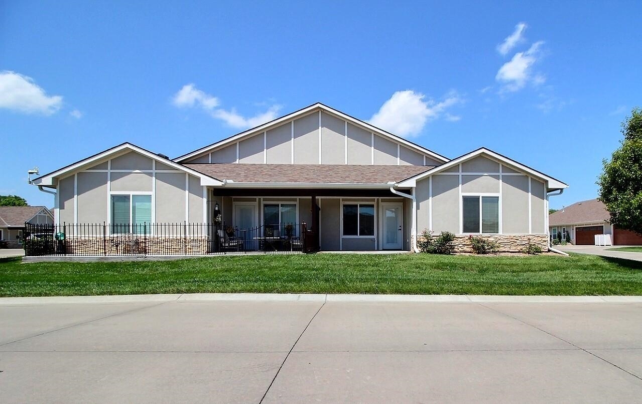 Property Photo: 2418 E Madison KS 67037