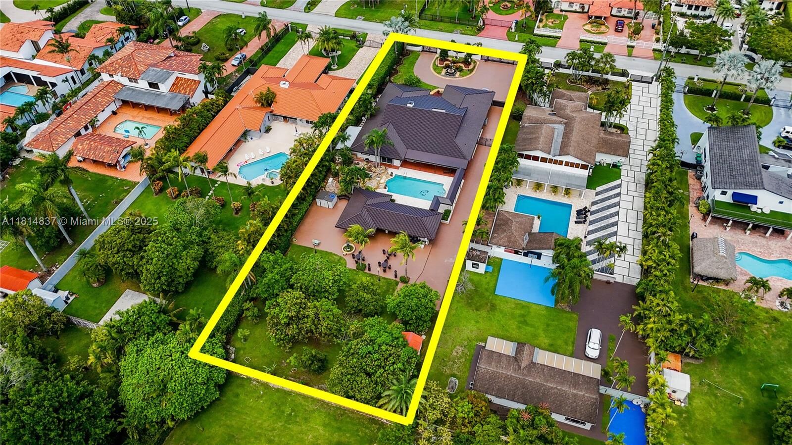 Property Photo:  2840 SW 128th Ave  FL 33175