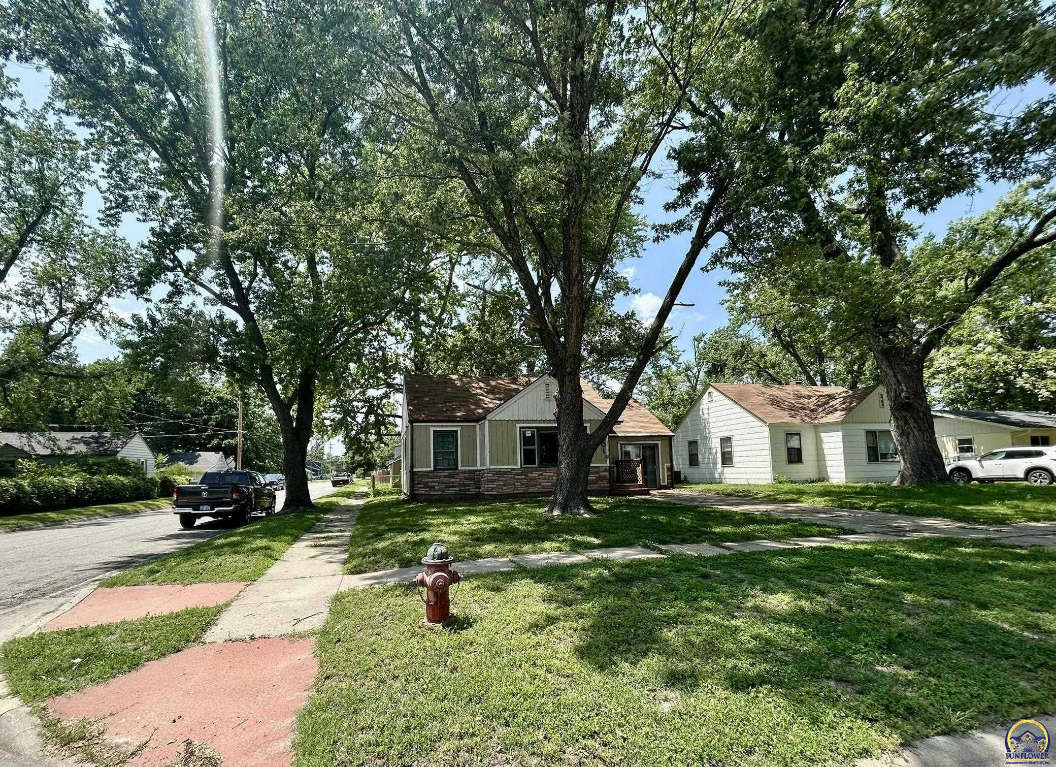 Property Photo: 1301 NE Arter Ave KS 66616