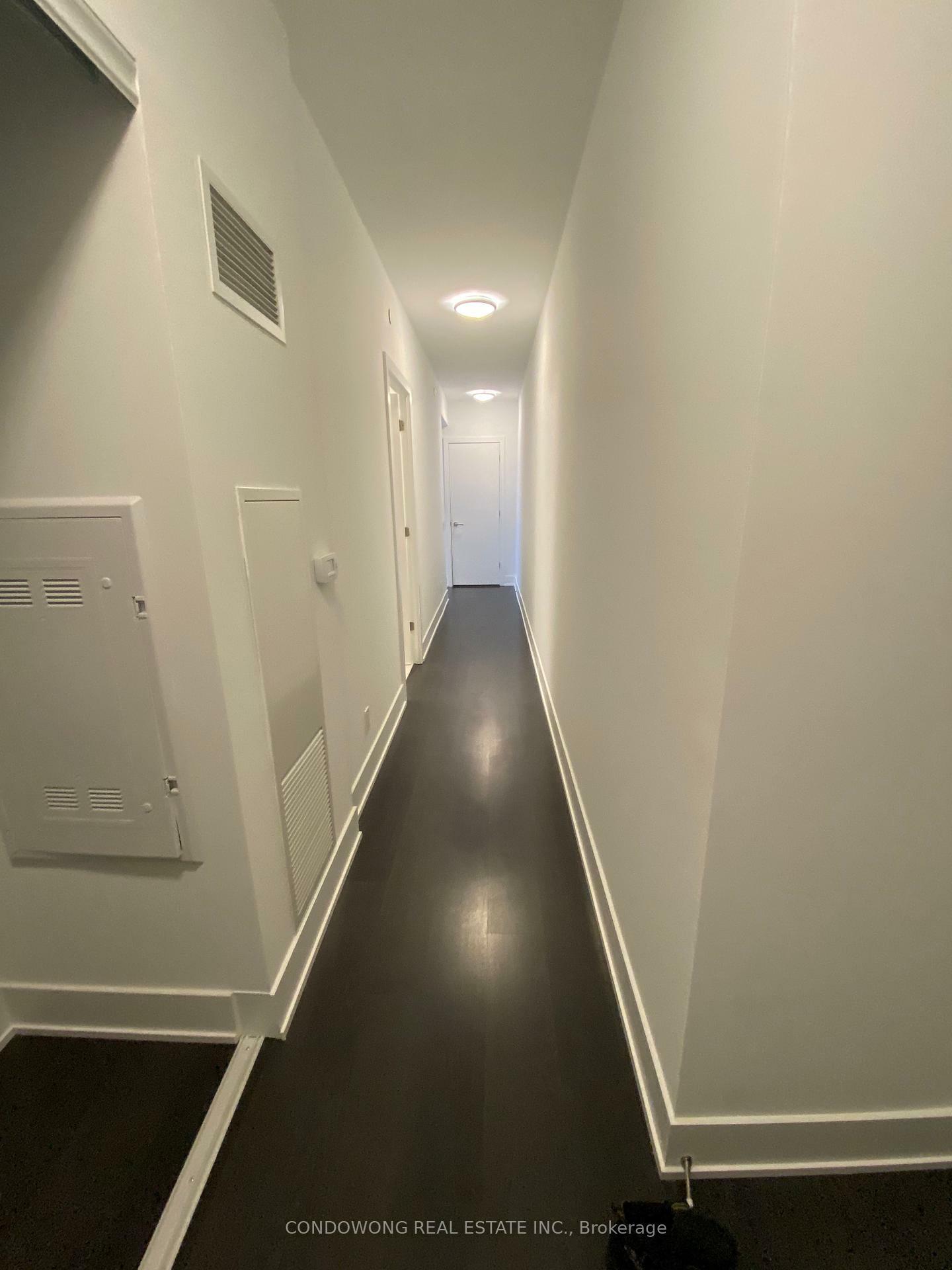 Property Photo: 403 Church Street 3705 ON M4Y 0C9