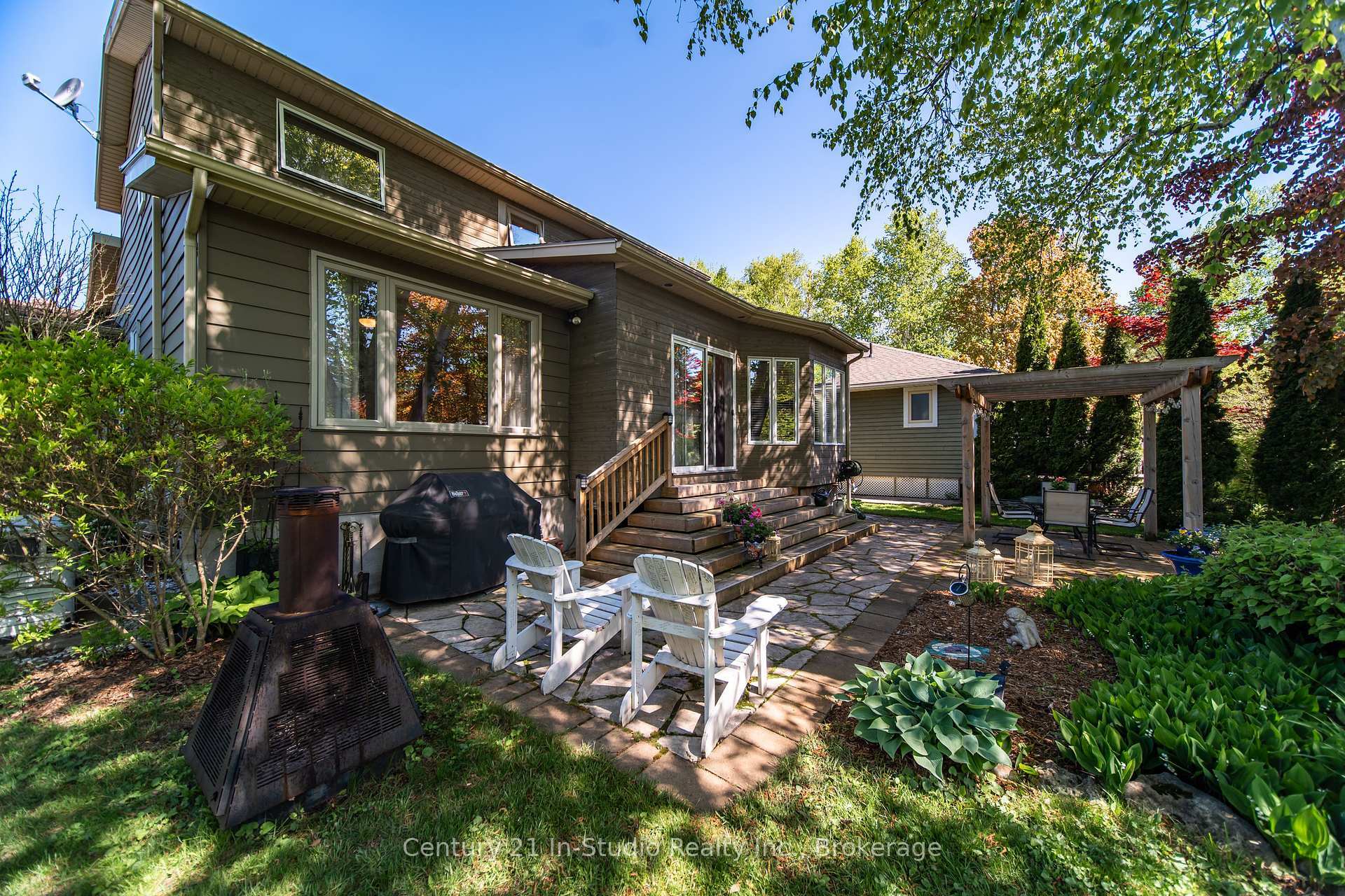 Property Photo:  294 Albert Street S  ON N0H 2L0 