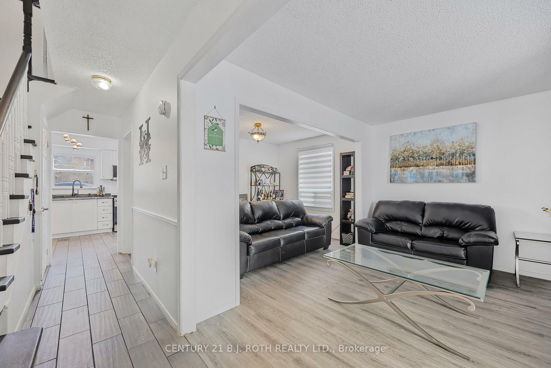 Property Photo: 13 Wallace Drive ON L4N 7E2
