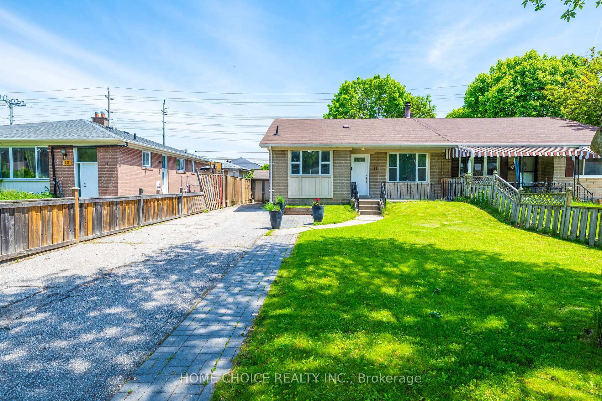 Property Photo: 11 Thorncroft Crescent ON L1S 2S1