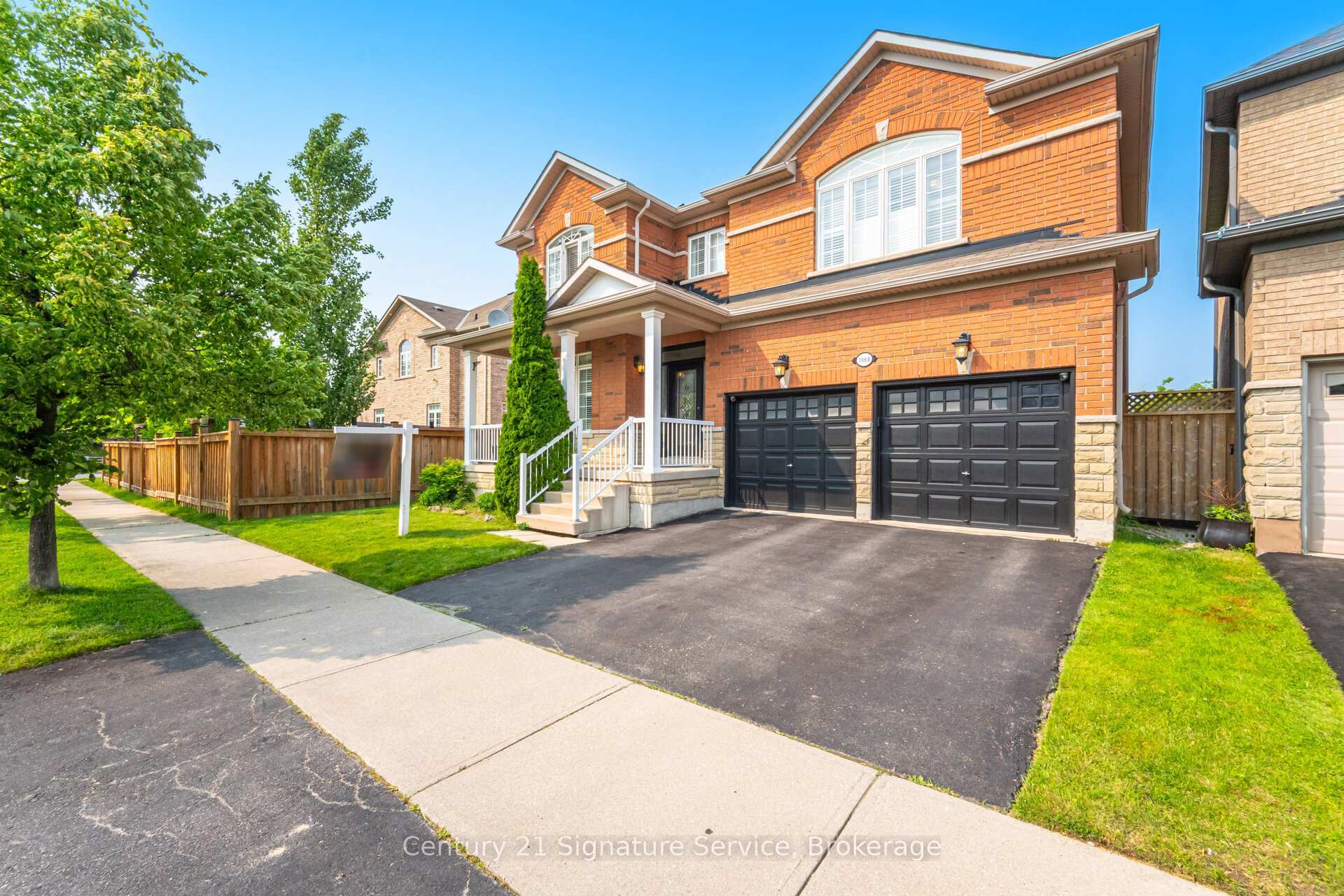 Property Photo: 1068 Hemstreet Crescent ON L9T 6S3