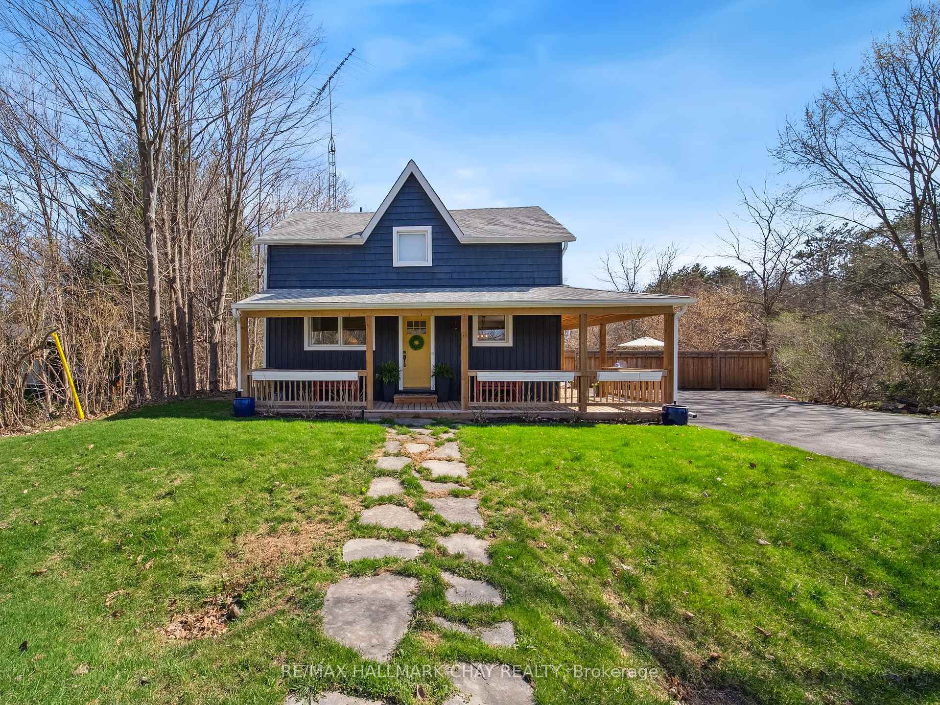 Photo de la propriété: 4539 Penetanguishene Road ON L0L 1V0