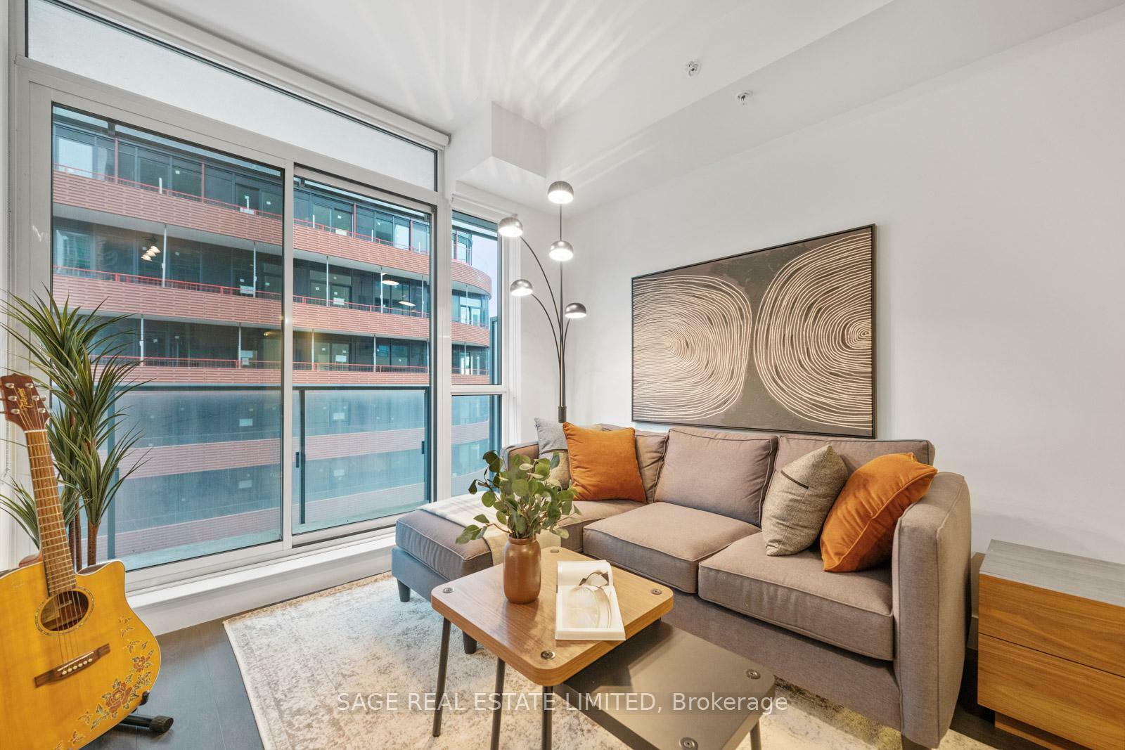Property Photo: 39 Sherbourne Street 801 ON M5A 0L8
