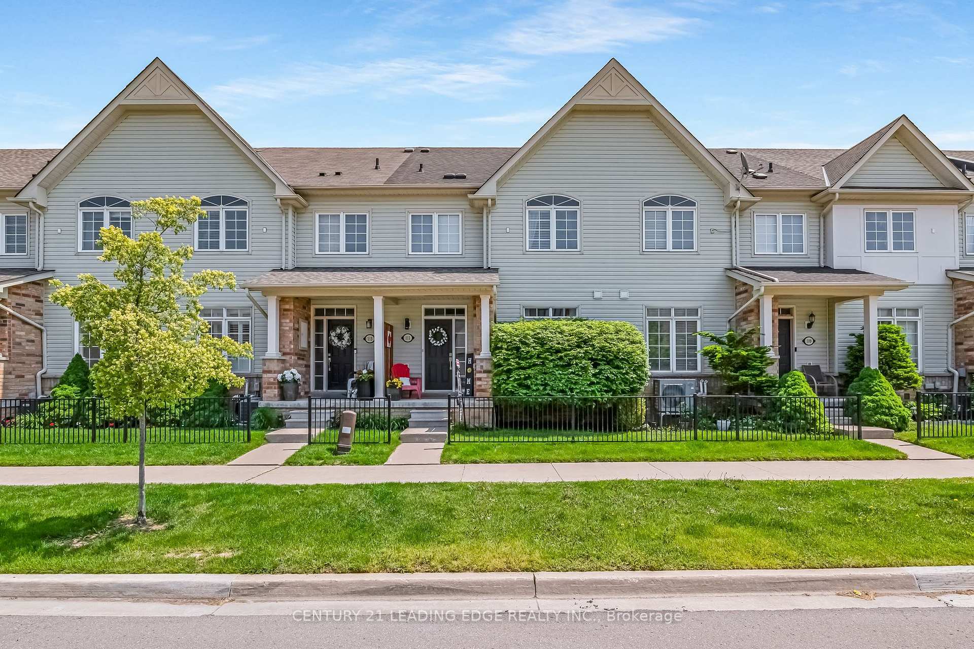 111 Civic Centre Dr Drive  Whitby ON L1R 0C8 photo