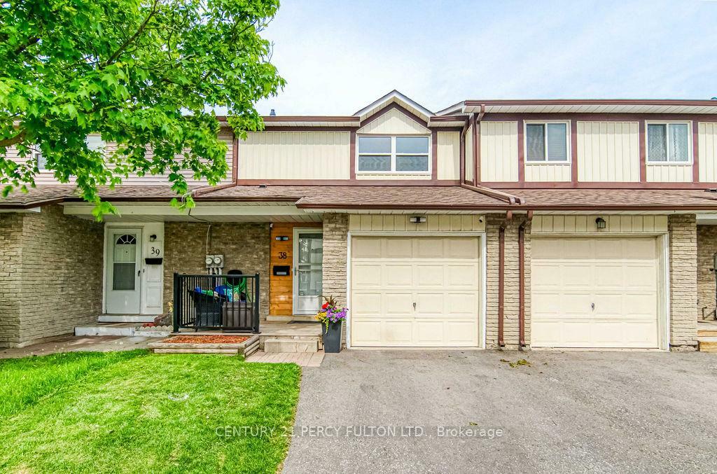 Property Photo: 540 Dorchester Drive 38 ON L1J 6M5