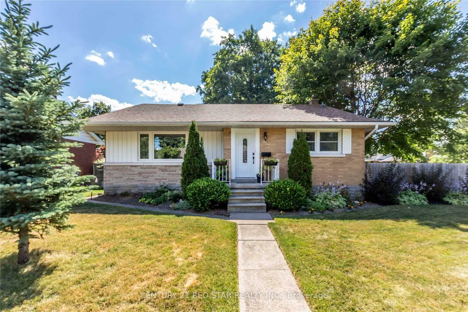 107 Ellis Crescent S  Waterloo ON N2J 2C1 photo
