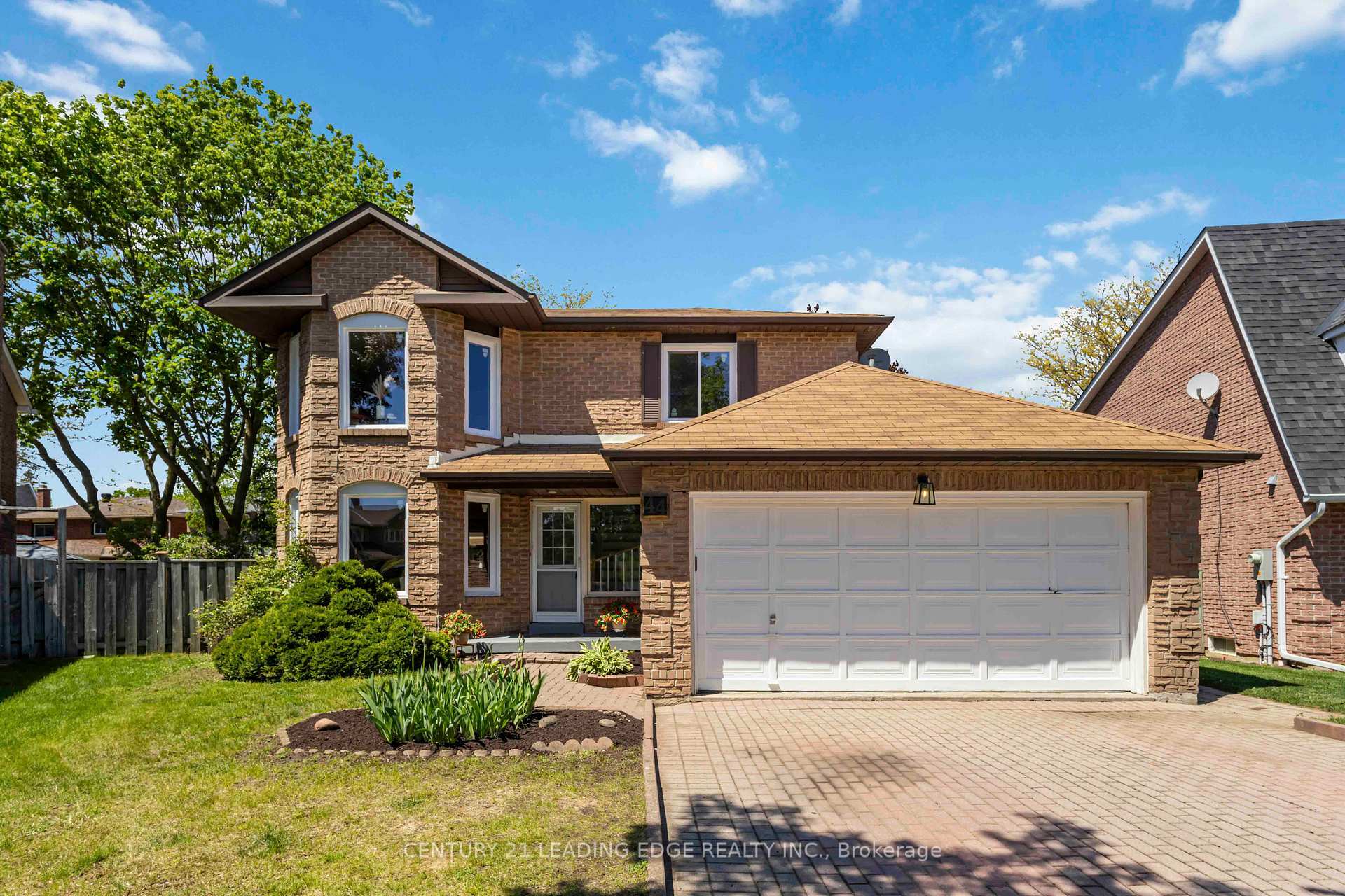 Photo de la propriété: 44 Gaslight Crescent ON M1C 3S8