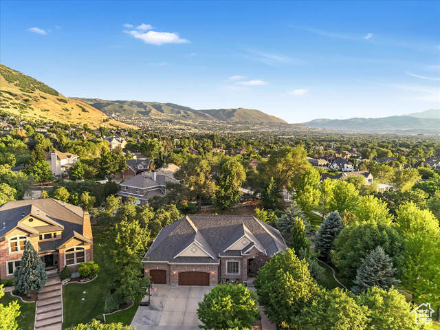 Property Photo: 2026 E Tivoli Hills Ct UT 84020