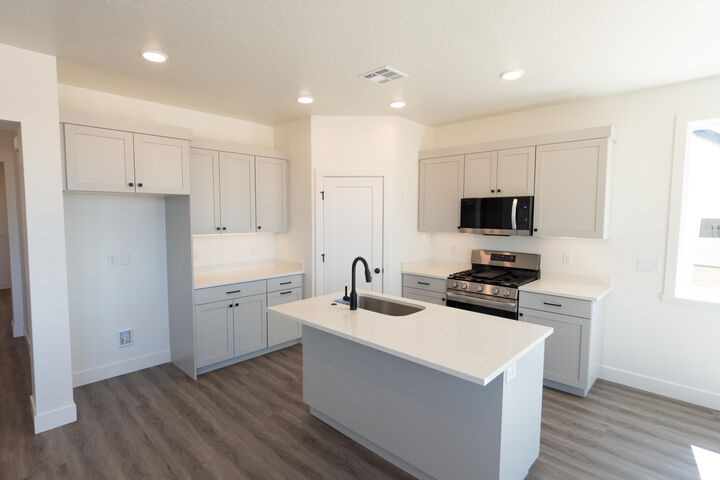 Property Photo: 336 W Rosie Loop Lot 45W UT 84721