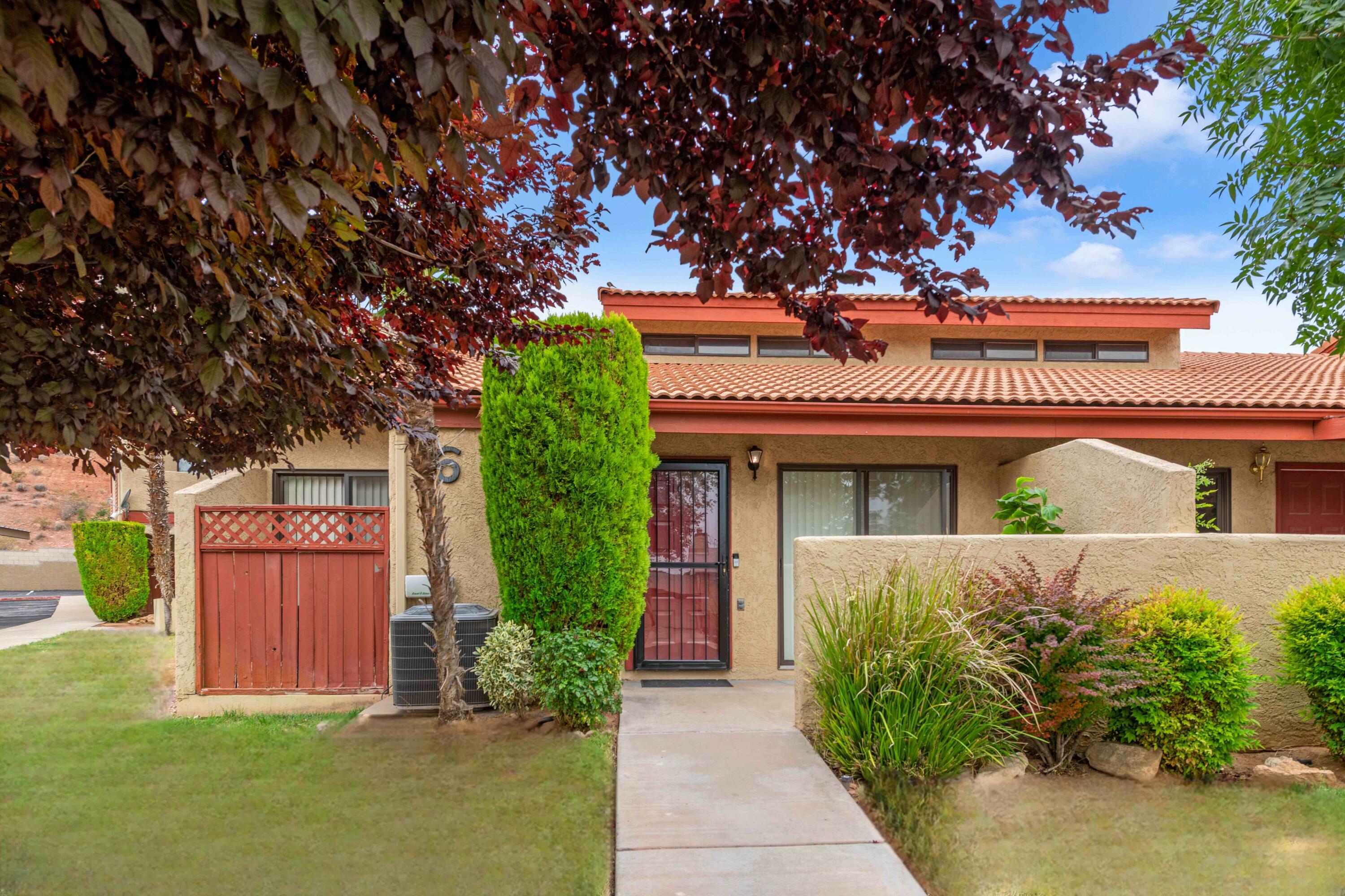 Property Photo: 480 S 200 W #6 UT 84770