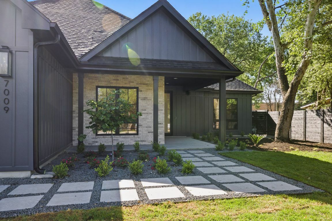 Property Photo: 7009 Daugherty Street TX 78757