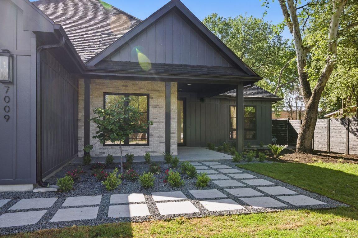 Property Photo: 7009 Daugherty Street TX 78757