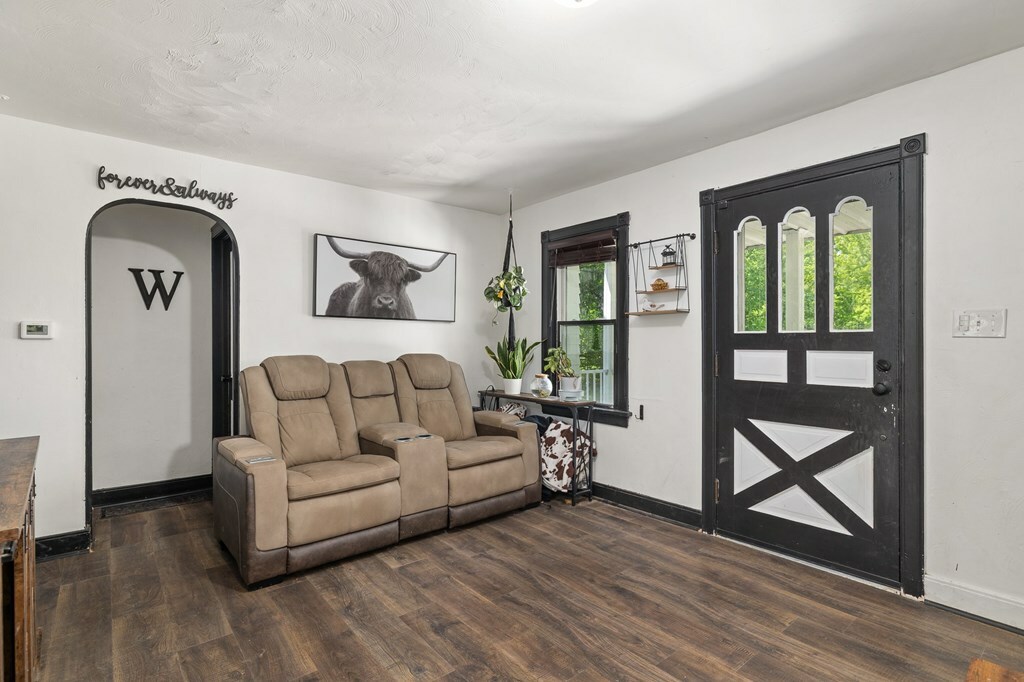 Property Photo:  2040 Ashland Rd  OH 44903 