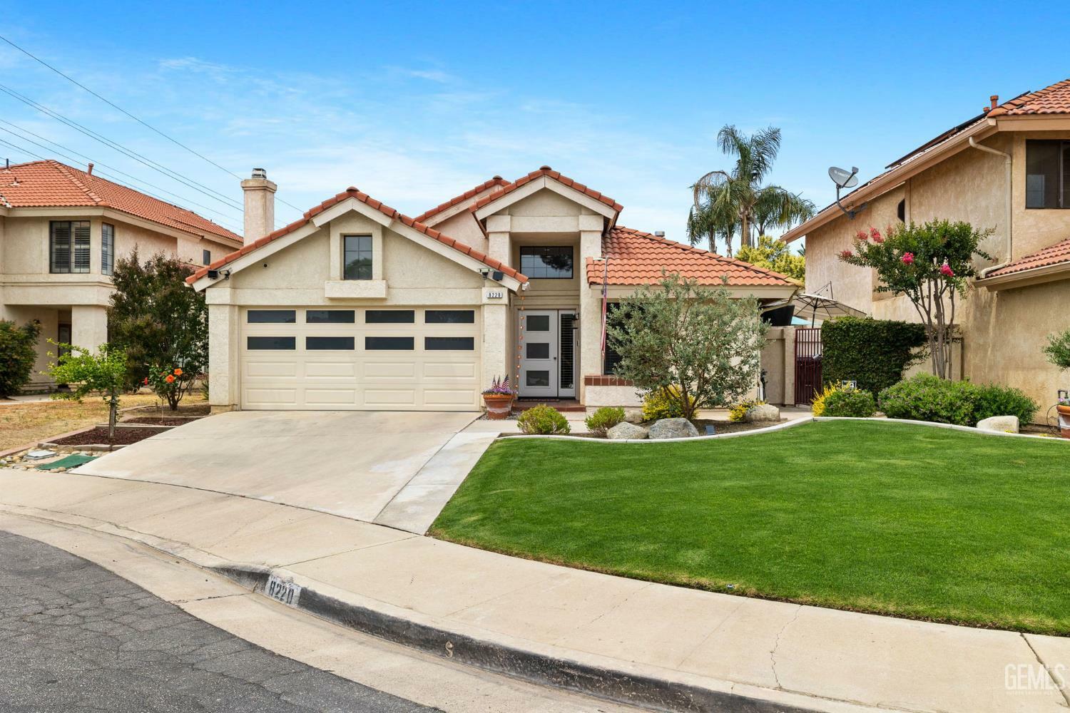Property Photo: 8220 Birmingham Street CA 93311
