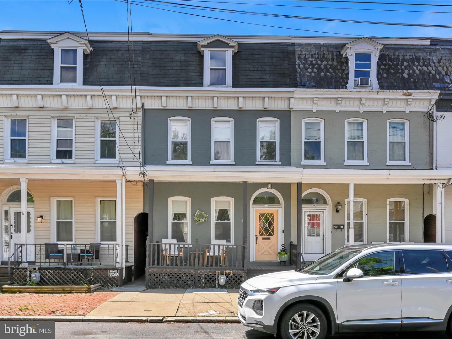 142 E New Street  Lancaster PA 17602 photo